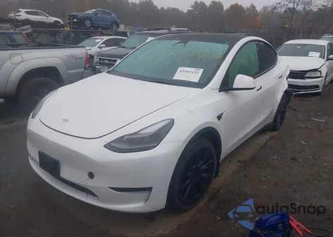 2023 Tesla Model Y Awd/Long Range Dual Motor All-Wheel Drive из США, поврежденный, VIN 7SAYGAEE7PF630072